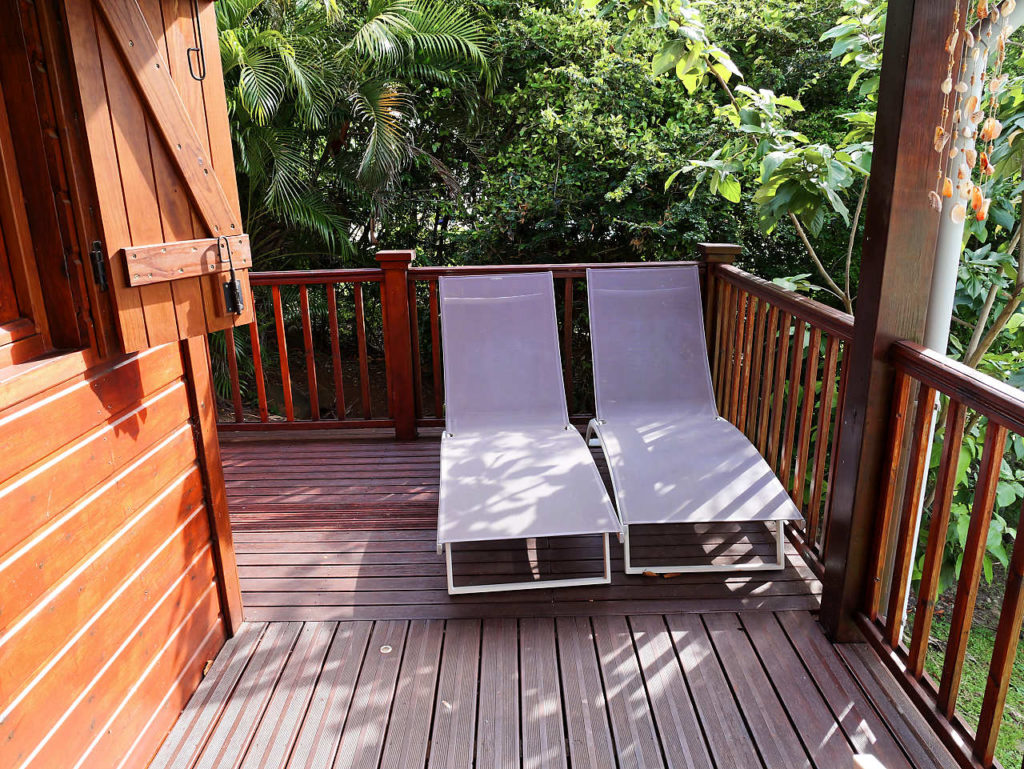 Bains de soleil sur la terrasse